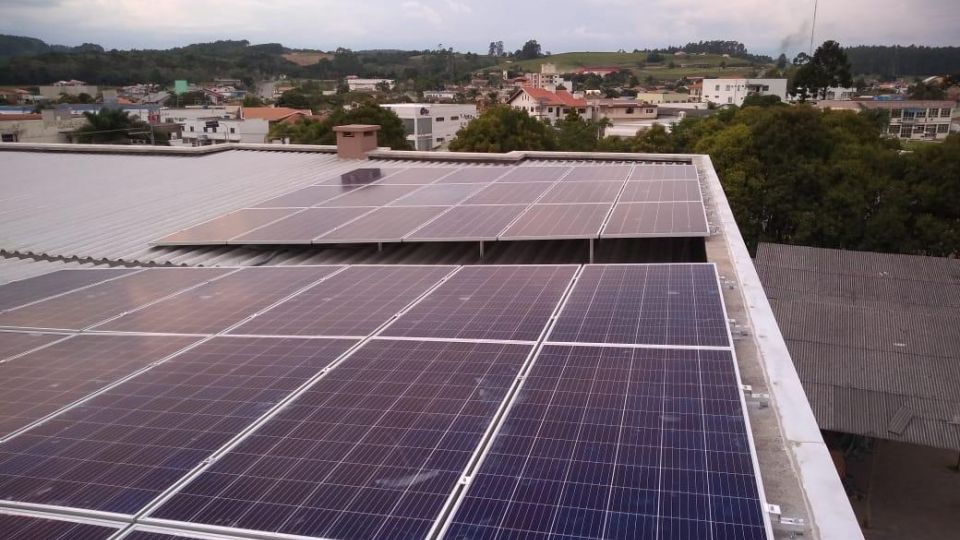 SC isenta de ICMS micro e minigeração de energia solar, hídrica e eólica